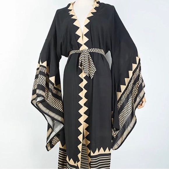Black Bohemian Vintage Styled Kimono, Resortwear Robe Duster In Black Print - Picture 9 of 13